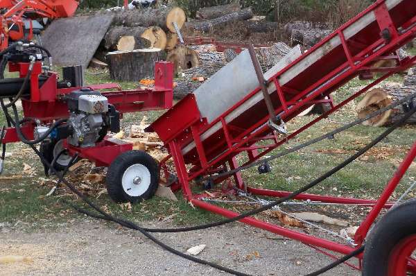 The new firewood conveyor at work.