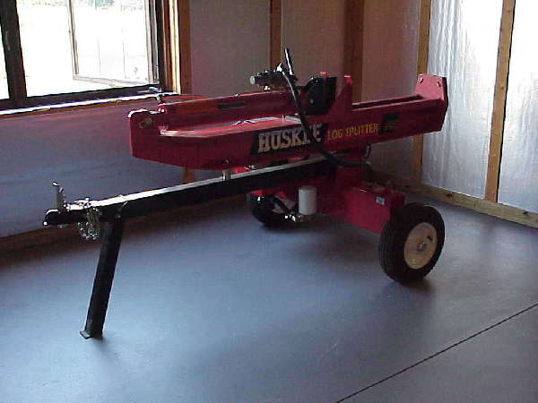 22 ton log splitter from tsc great machine<br>
will split anything with ease